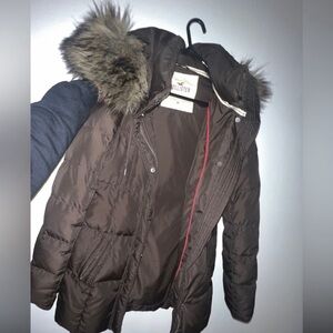 Women’s hollister puffer jacket